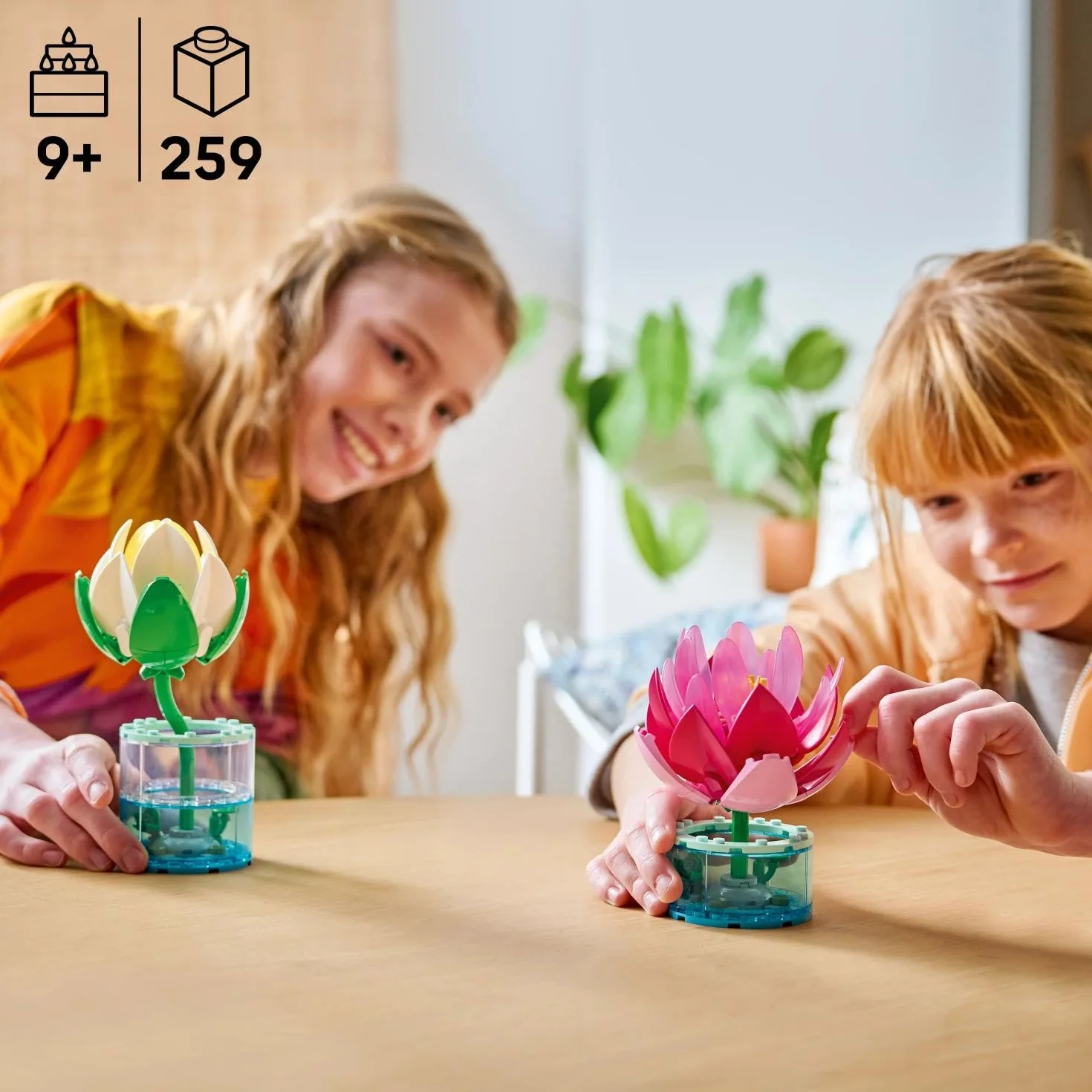 LEGO Botanicals Ninfee - Set di Piante Artificiali con Fiori Finti in 2 Vasi Trasparenti - Decorazione per Camera da Letto Fai da Te - Regalo per Bambine e Bambini da 9 Anni in su e per Adulti - 11511