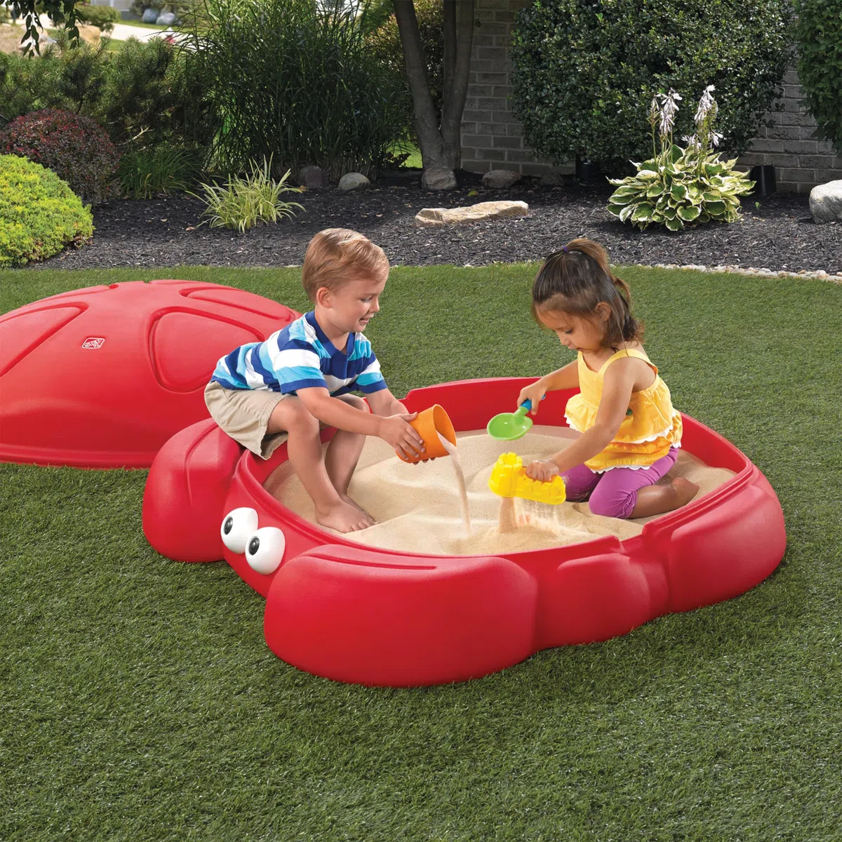 Step2 Crabbie Sabbiera con coperchio e panchine | Sandbox crab with shell lid | Con due sedili preformati