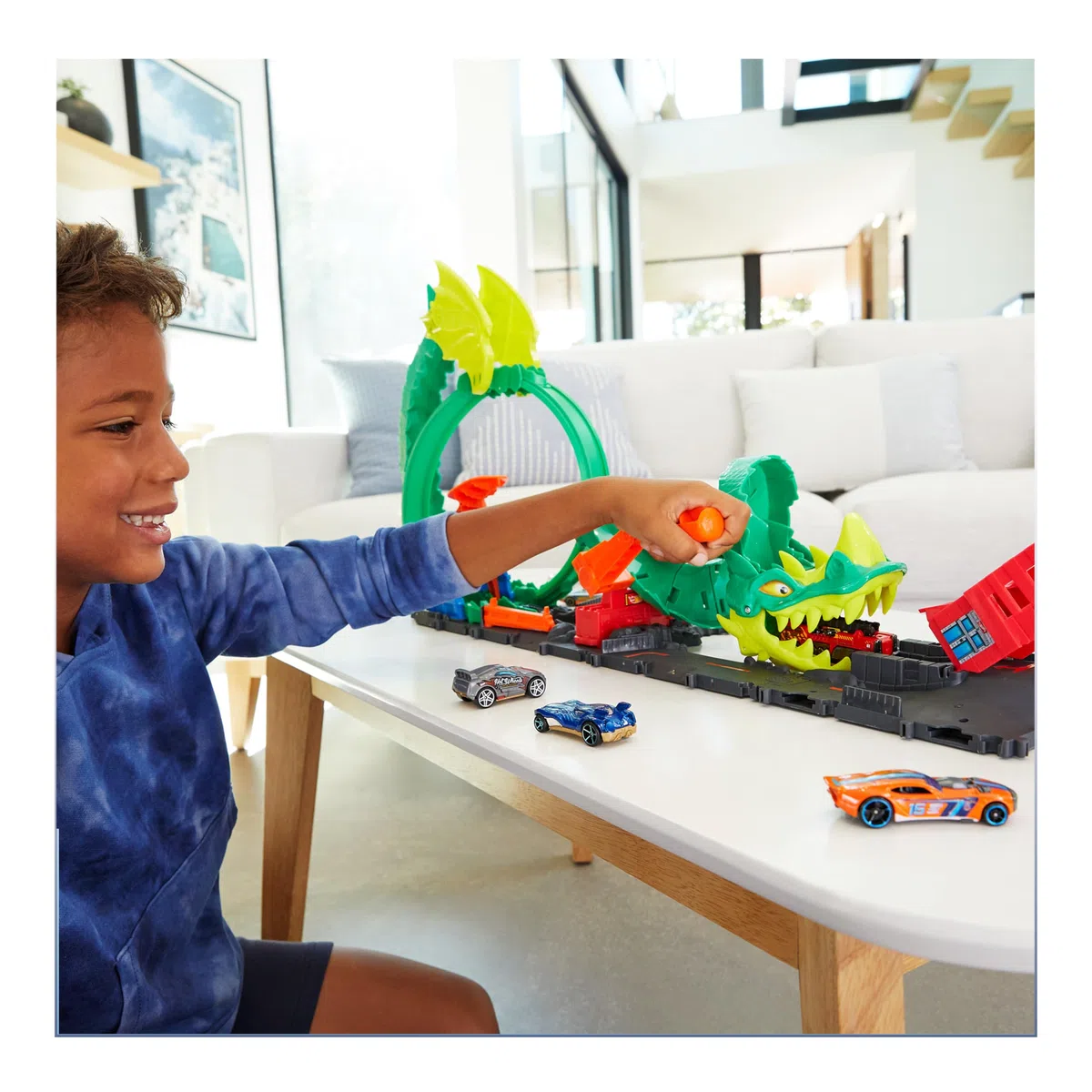 Hot Wheels-Dragone di Fuoco con 1 Veicolo Die-Cast Incluso e Stazione dei Pompieri, Giocattolo per Bambini 5+ Anni, HDP03