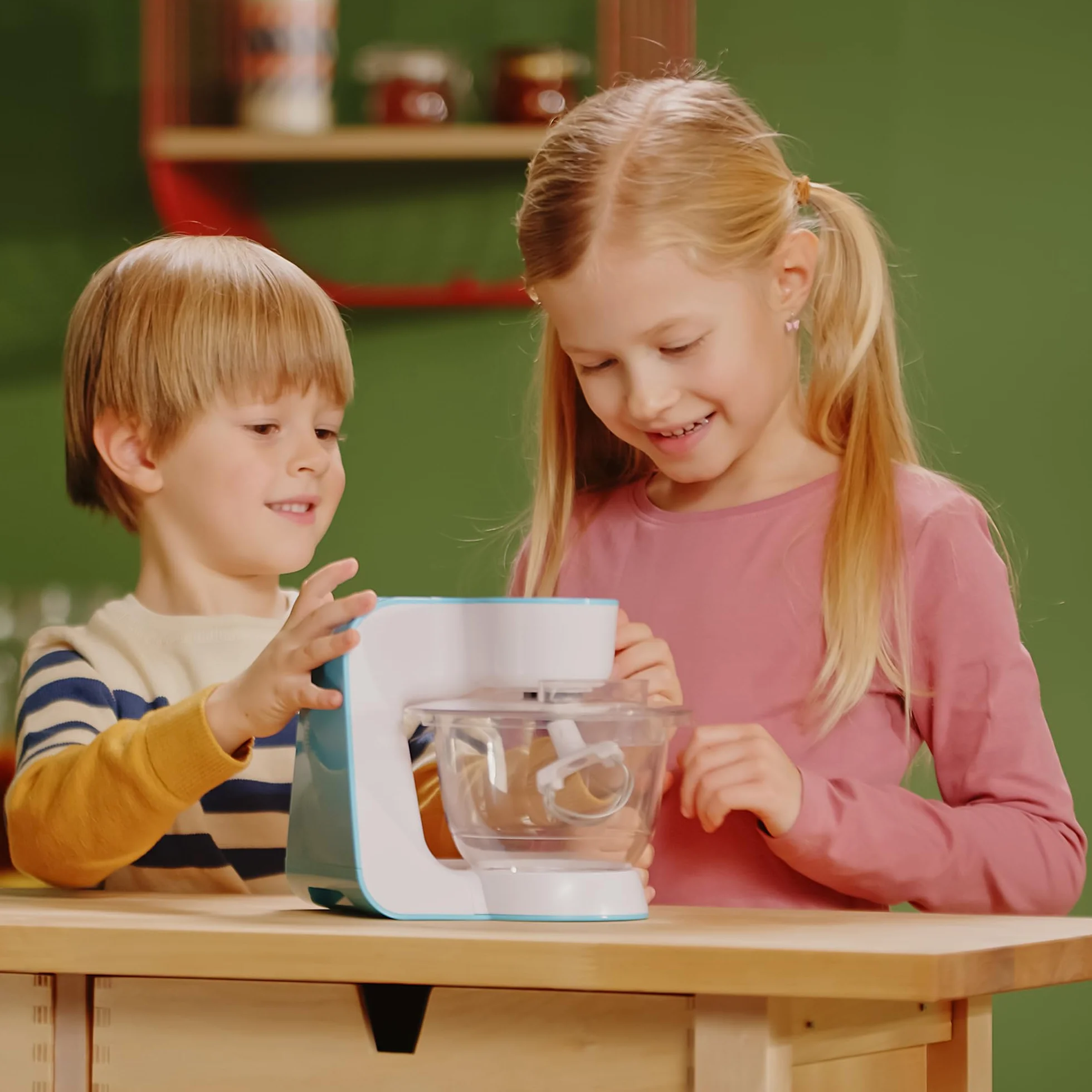 Theo Klein 9521 Macchina da Cucina Bosch | Macchina da Cucina a Batteria con 2 Livelli di velocità | Dimensioni: 20 cm x 22 cm x 20 cm | Giocattolo per Bambini dai 3 Anni in su