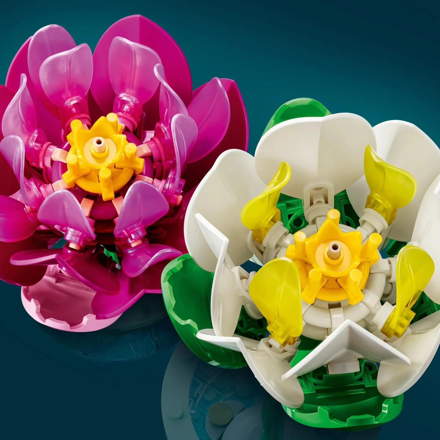 LEGO Botanicals Ninfee - Set di Piante Artificiali con Fiori Finti in 2 Vasi Trasparenti - Decorazione per Camera da Letto Fai da Te - Regalo per Bambine e Bambini da 9 Anni in su e per Adulti - 11511