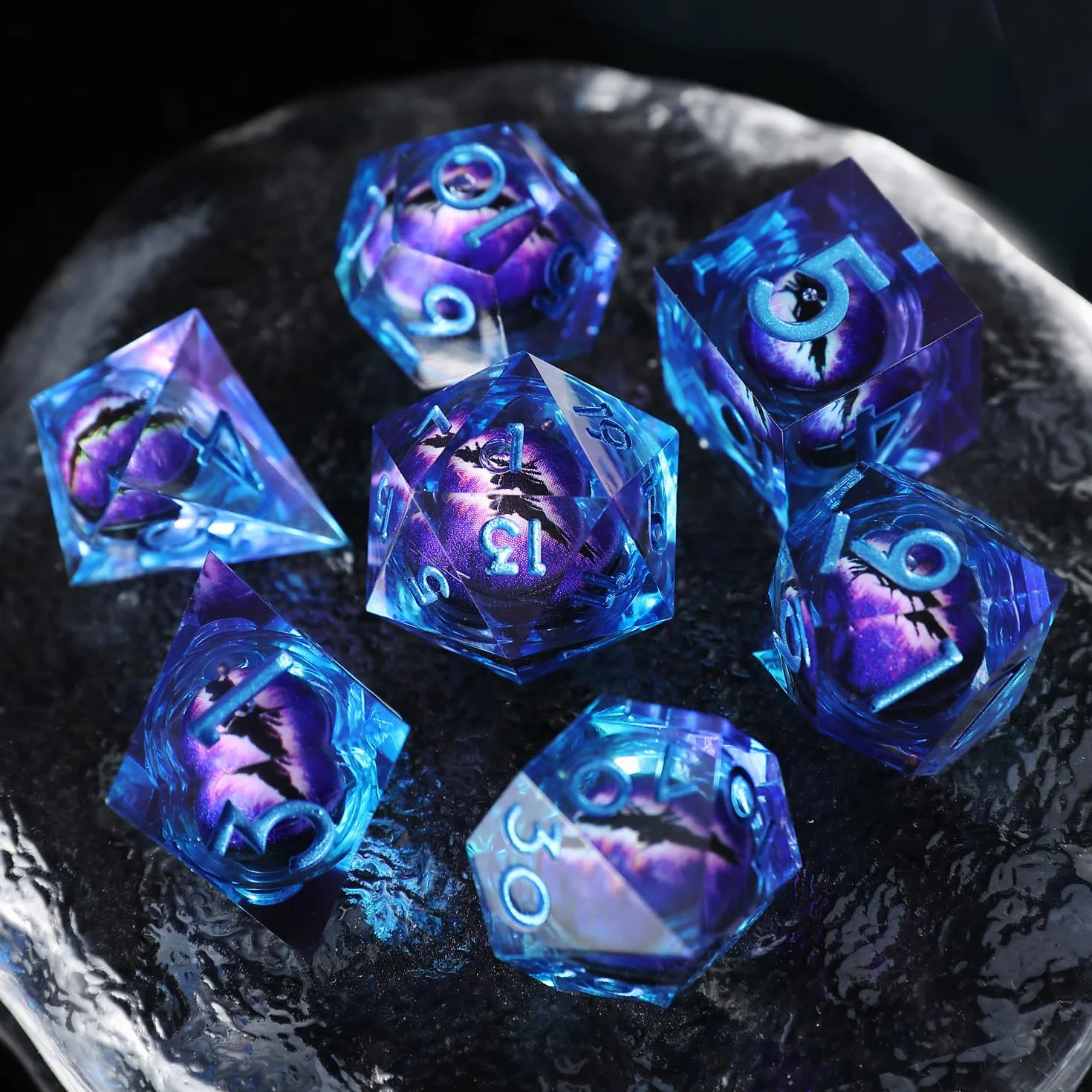 DnD Dadi Set Dadi D&D 7 Pezzi Occhio del Drago Mobili Bulbo Oculare Resina Gioco Particolari con Bordi Affilati Poliedrici Dadi per Dungeon Draghi Pathfinder RPG DND MTG con Confezione Regalo