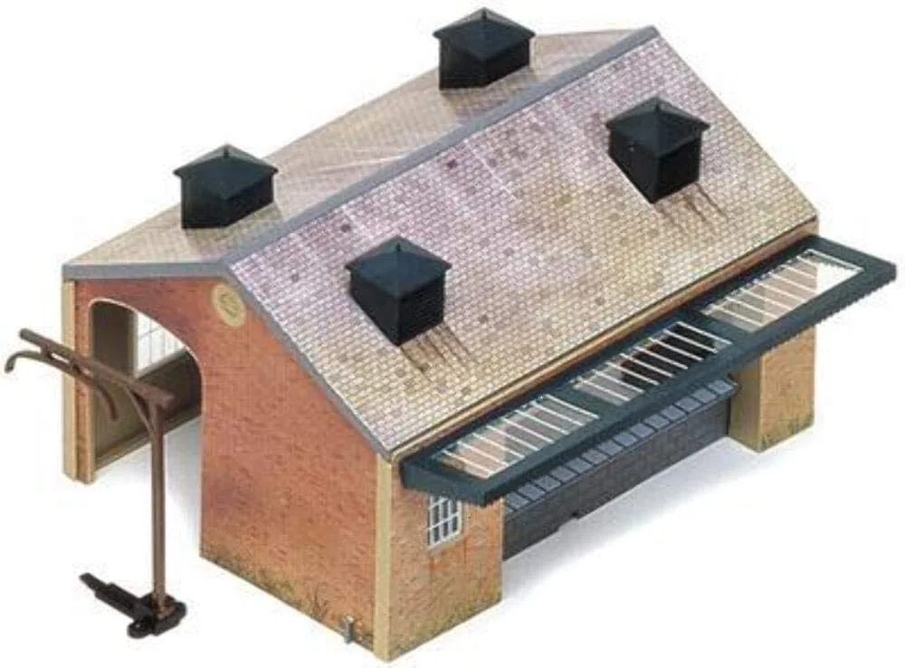 Hornby R8002 00 Gauge Goods Shed