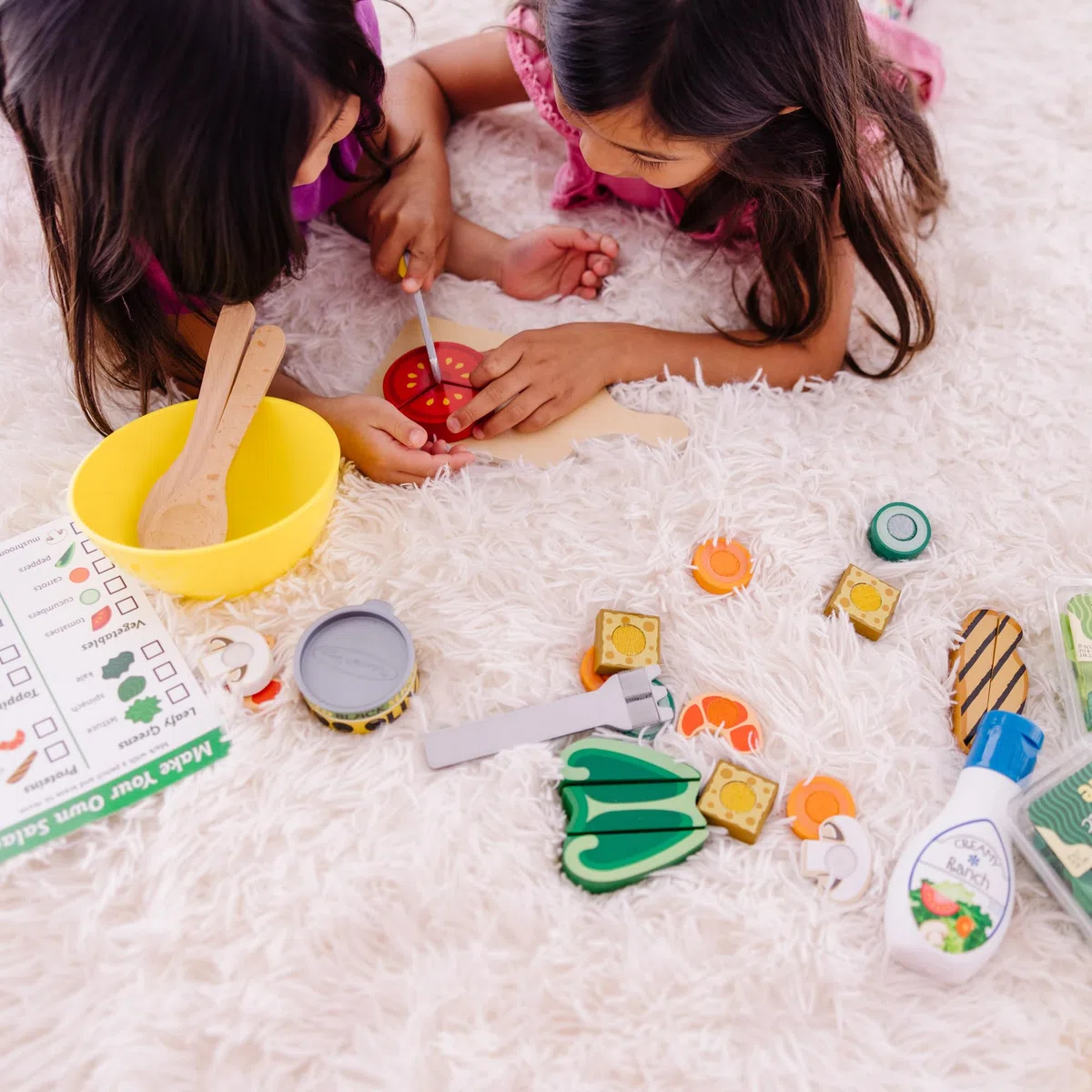 Melissa & Doug Insalata Set da Gioco, Giocattoli in Legno, Gioco di Cibo in Legno, Gioco di Ruolo, Gioco Educativo Montessori, Regalo per Bambini e Bambine di 3+ Anni