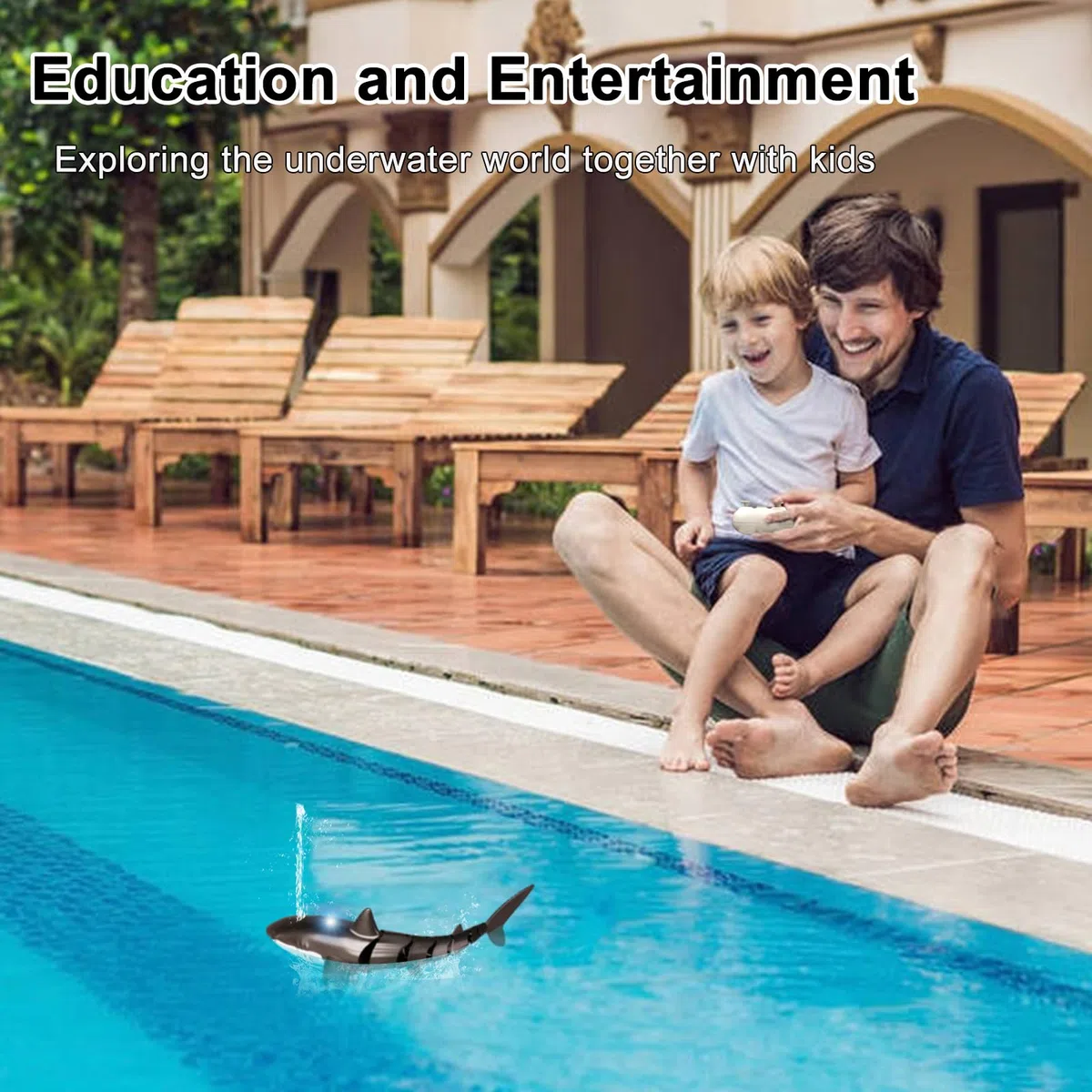 Giocattoli da piscina, giocattoli a forma di squalo telecomandato per ragazzi, giocattoli da bagno per bambini, alta simulazione squalo RC Boat Boy giocattoli con luce e acqua spray, regalo per