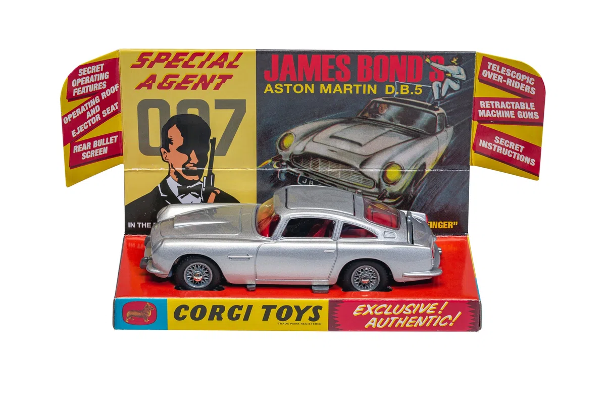 Corgi Rt26101S James Bond Aston Martin Db5, Modello in Scala Argento Pressofuso