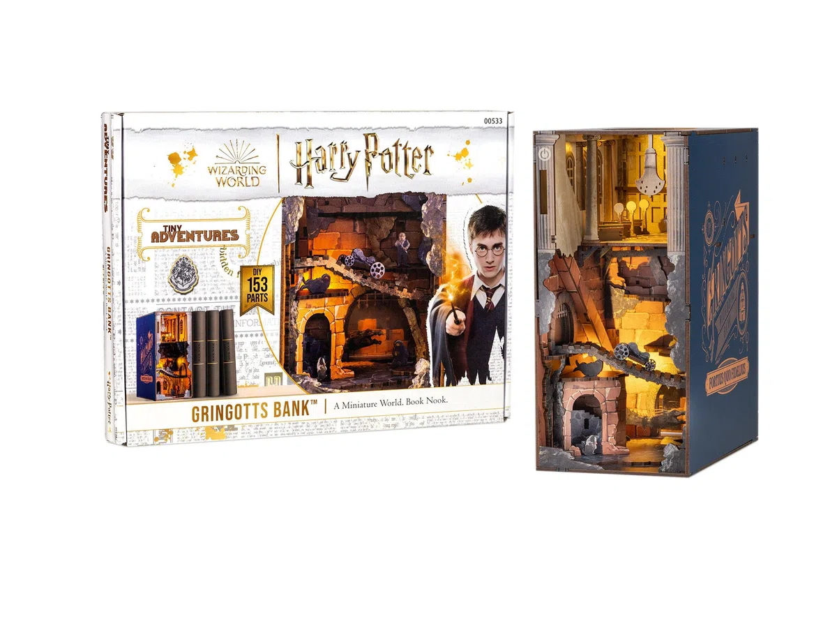 Revell Tiny Adventures, Gringotts Bank Harry Potter, Magische Miniaturwelt der Gringotts Bank, Handgefertigte Buchstütze, Perfekt für Sammler und Harry Potter Fans
