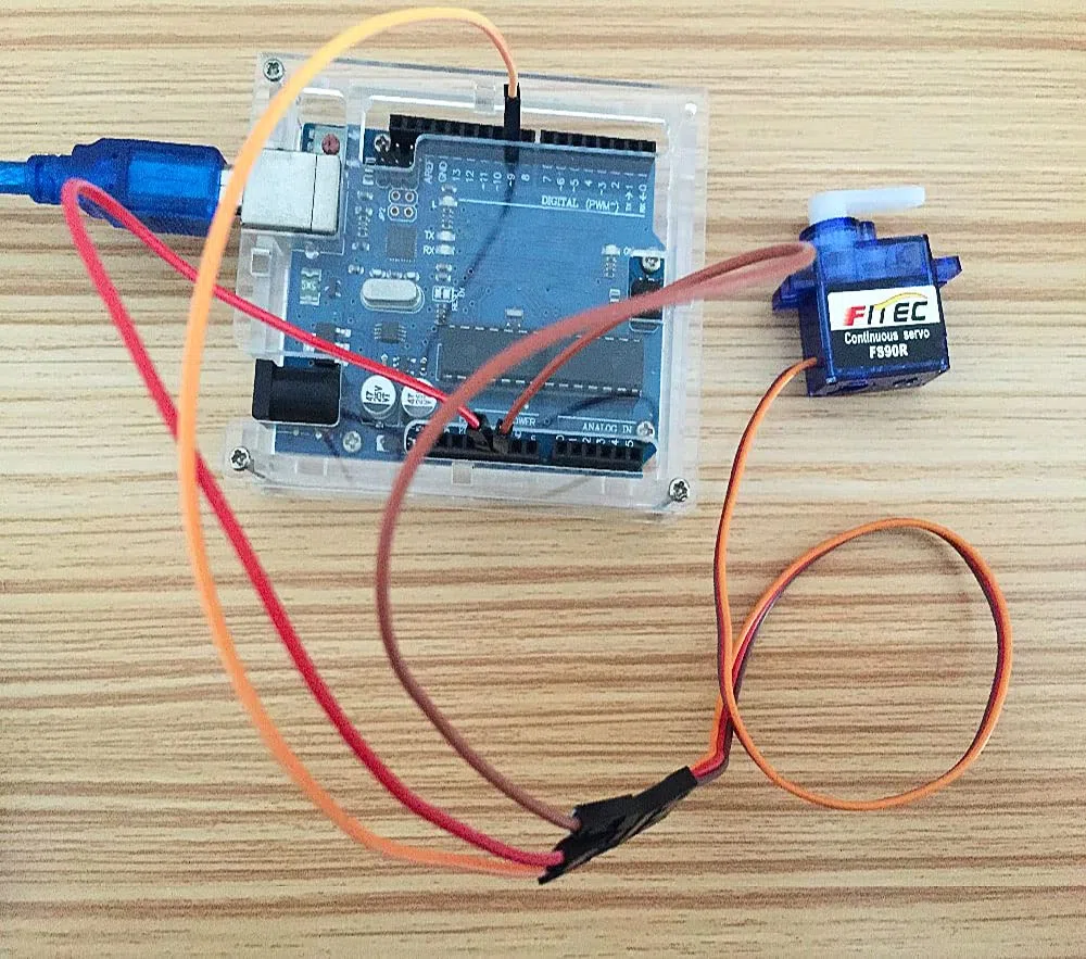 Feetech FS90R - Micro servomotore a rotazione continua a 360 gradi + ruota RC per Arduino Micro:bit (confezione da 4)