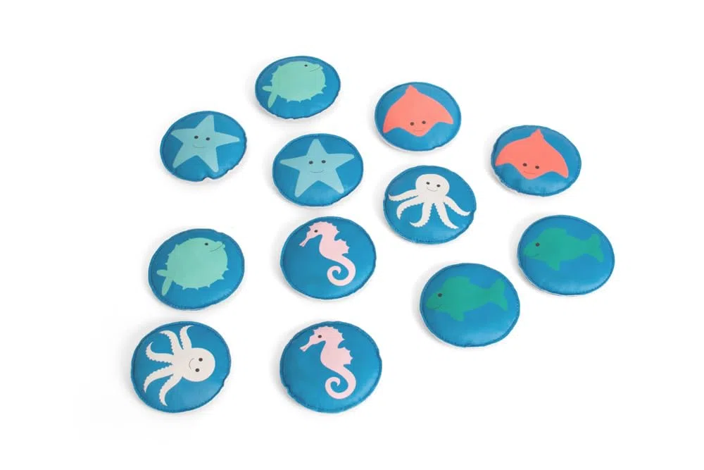 BS Toys Diving Memo - Animali Riempiti di Sabbia - Neoprene - Adatto per Bambini dai 6 Anni - Gioco di Memoria - Gioco in Piscina - Gioco da Viaggio - Giocattoli per Piscina - 12 pezzi