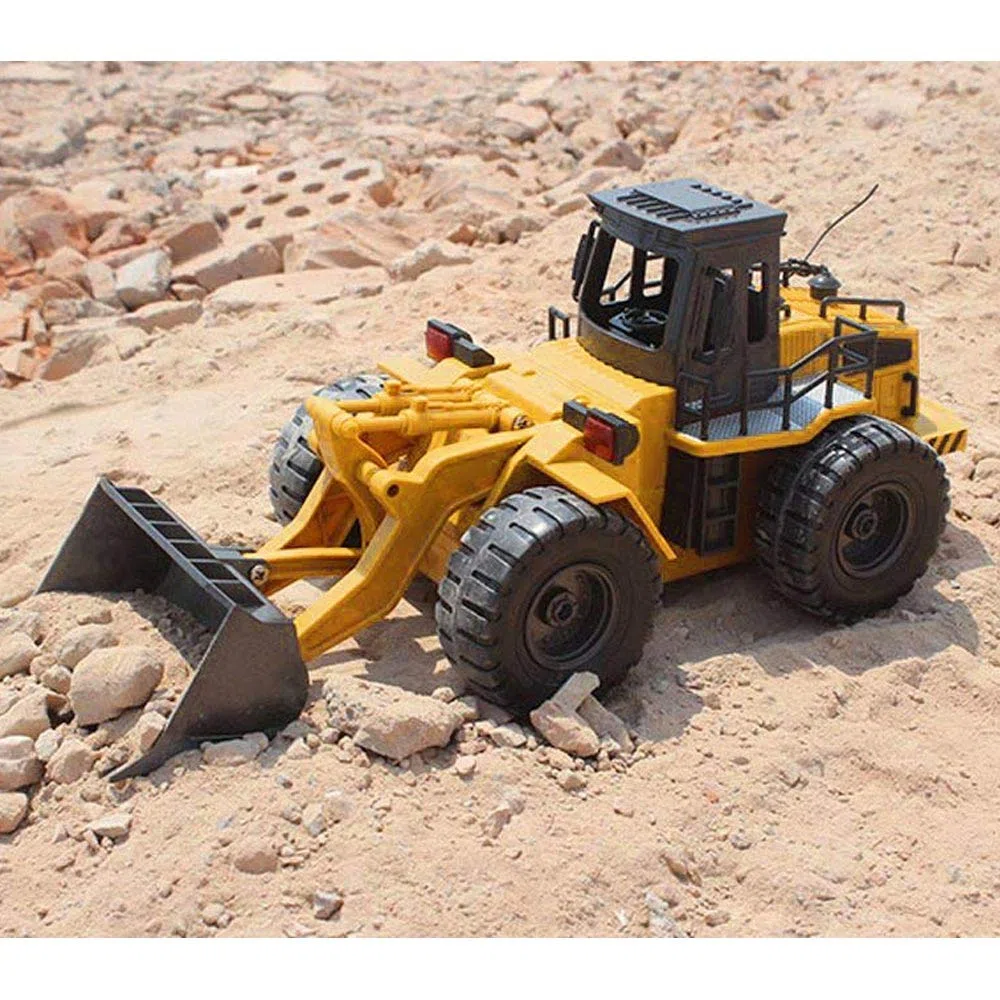 BAKAJI Bulldozer Ruspa Radiocomandata con Luci e Suoni Realistici, Giocattolo per Bambini in Scala 1:18 con Braccio Funzionante, Gioco di Simulazione Fedele Riproduzione, 44.6 x 22.4 x 18 cm