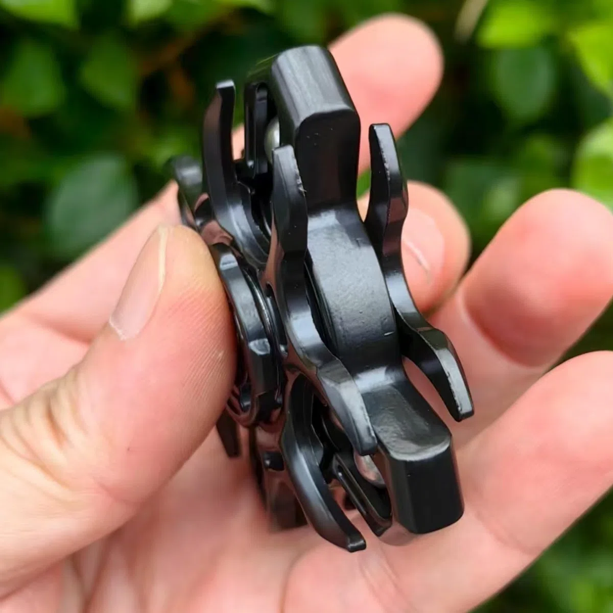 T-Conceal EDC Fidget Slider - Trottola di diapason, giocattolo antistress per adulti, favorisce la concentrazione e il rilassamento, lunga rotazione, giocattolo magnetico in metallo, nero