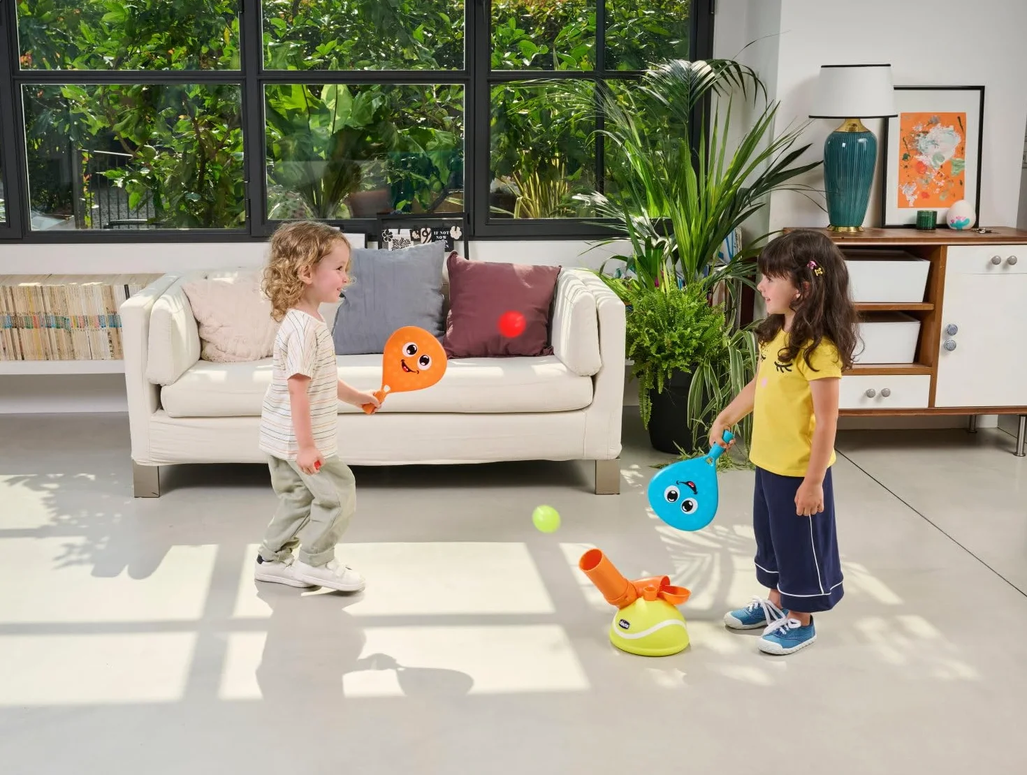 Chicco Padel Set, Gioco elettronico Padel, Include Due Racchette e 4 Palline, Allena la coordinazione Manuale e la motricità fine, Giochi Sportivi, 3-5 Anni