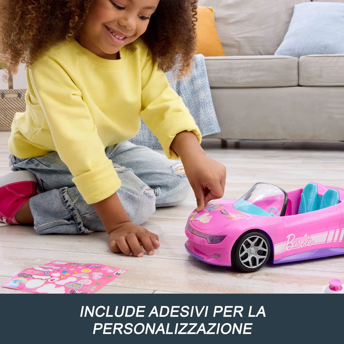 Hot Wheels Barbie - Cabrio RC, auto rosa telecomandata con sticker adesivi inclusi, posti per due bambole e bagagliaio apribile, giocattolo per bambini, 4+ anni, JBH05
