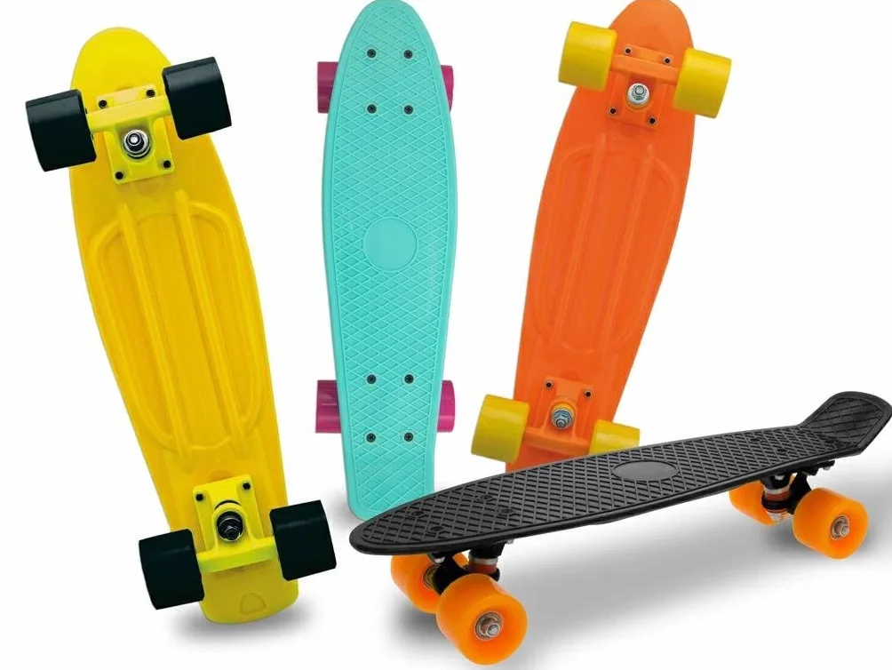 Teorema - Skateboard per Bambini Color Fluo, Pedana 57cm, Telaio in PVC, Ruote 60X45mm, Cuscinetti ABEC-5, Portata Massima 50 Kg
