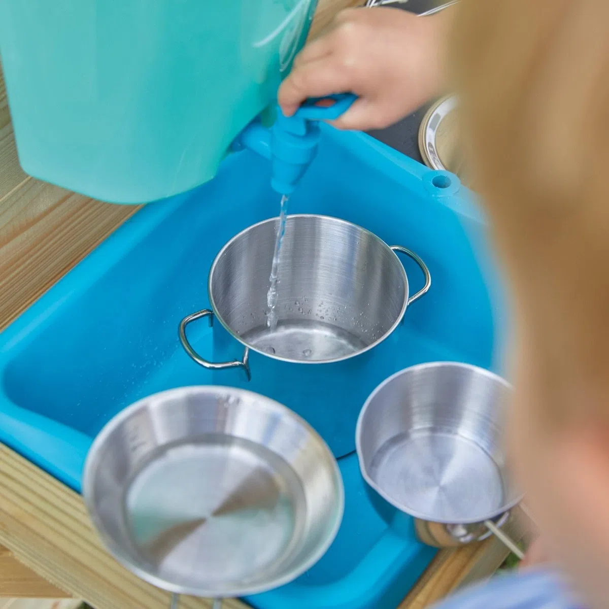 TP Toys, Early Fun Mud Kitchen Playhouse Accessorio da Cucina con bullone per Una casetta dei Giochi, Include Serbatoio d'Acqua, Vasca, padelle, Frusta, Gioco disordinato, 31 x 55 x 56 cm