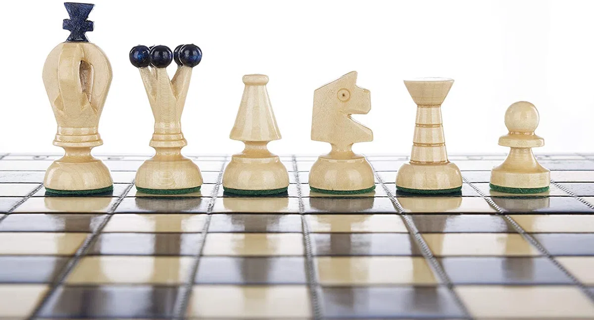 Chess and games shop Muba Bellissimo set di scacchi in legno artigianale con scacchiera e pezzi - Idea regalo Prodotti (32 cm Beige)
